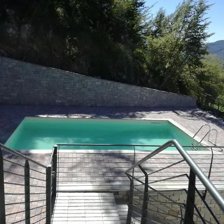 Komfortable In Mit Privatem Garten Διαμέρισμα Carlazzo